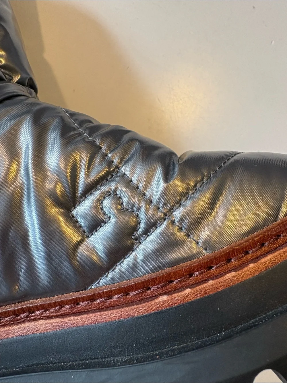 Tory Burch || Sleeping Bag Quilted Winter Booties Snow Ski Moon Boots Silver 5.5